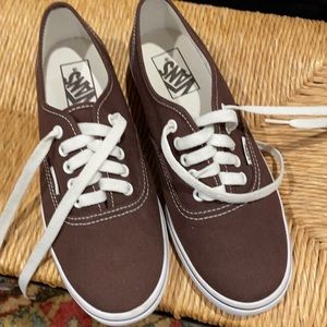 Vans dark brown lace up sneaker women 6.5